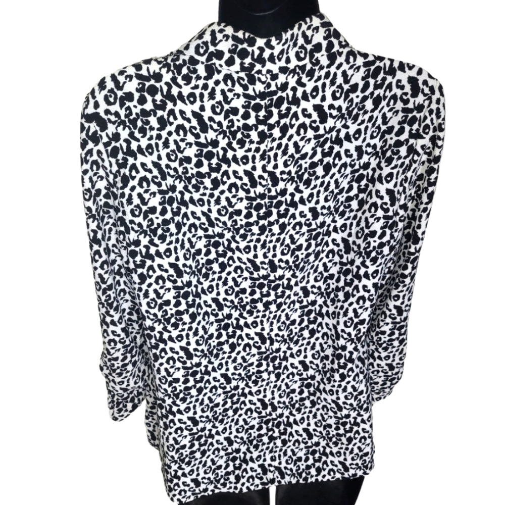 Hae Animal Pattern Jacket Size Medium - Picture 3 of 5